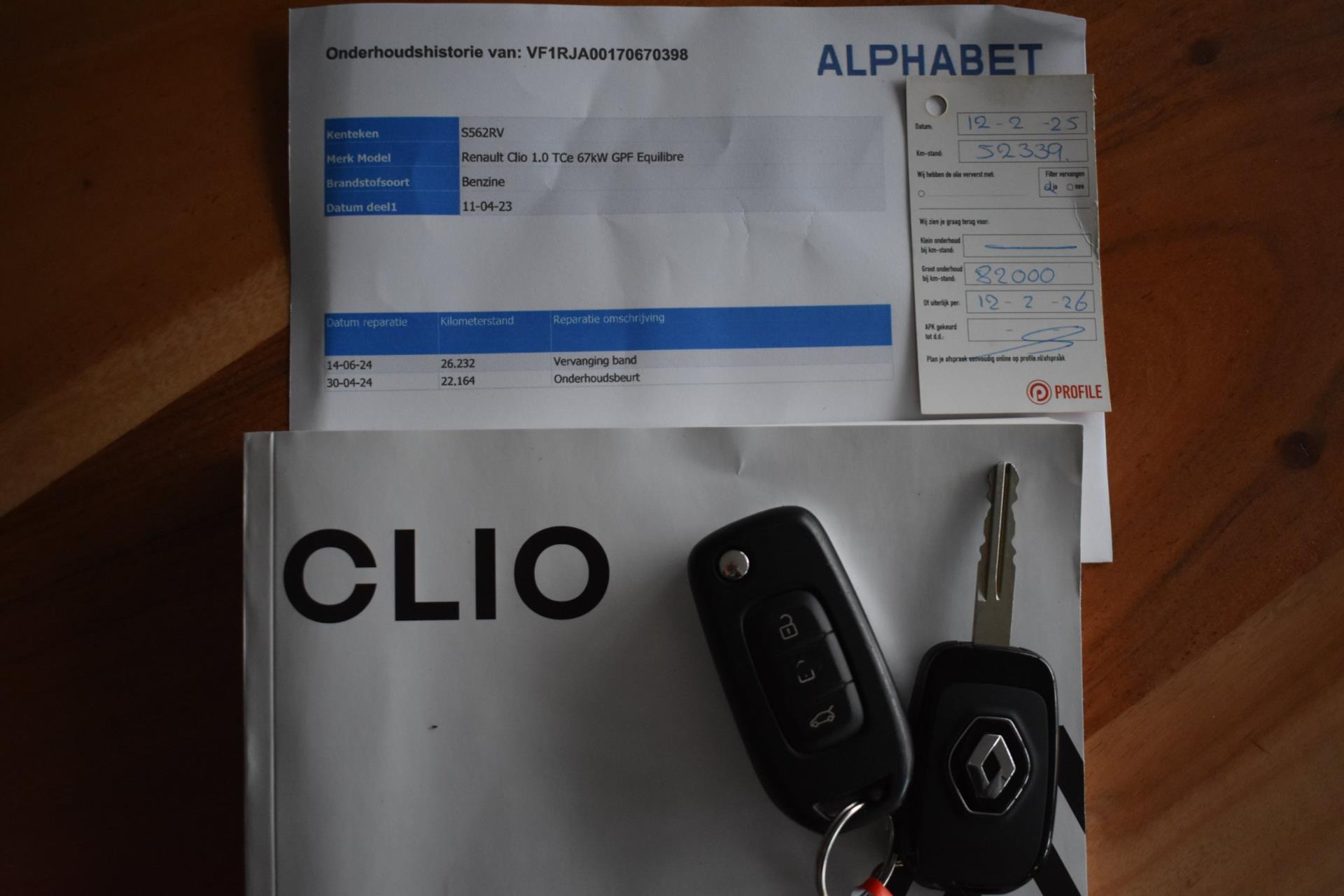 48122385-8.jpg